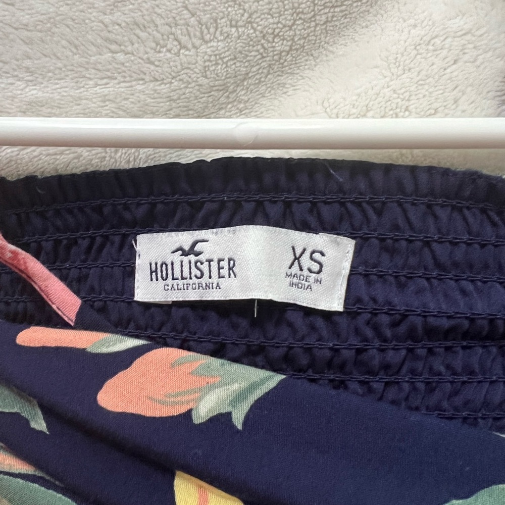 Hollister tropical jumpsuit - Picture 3 of 3